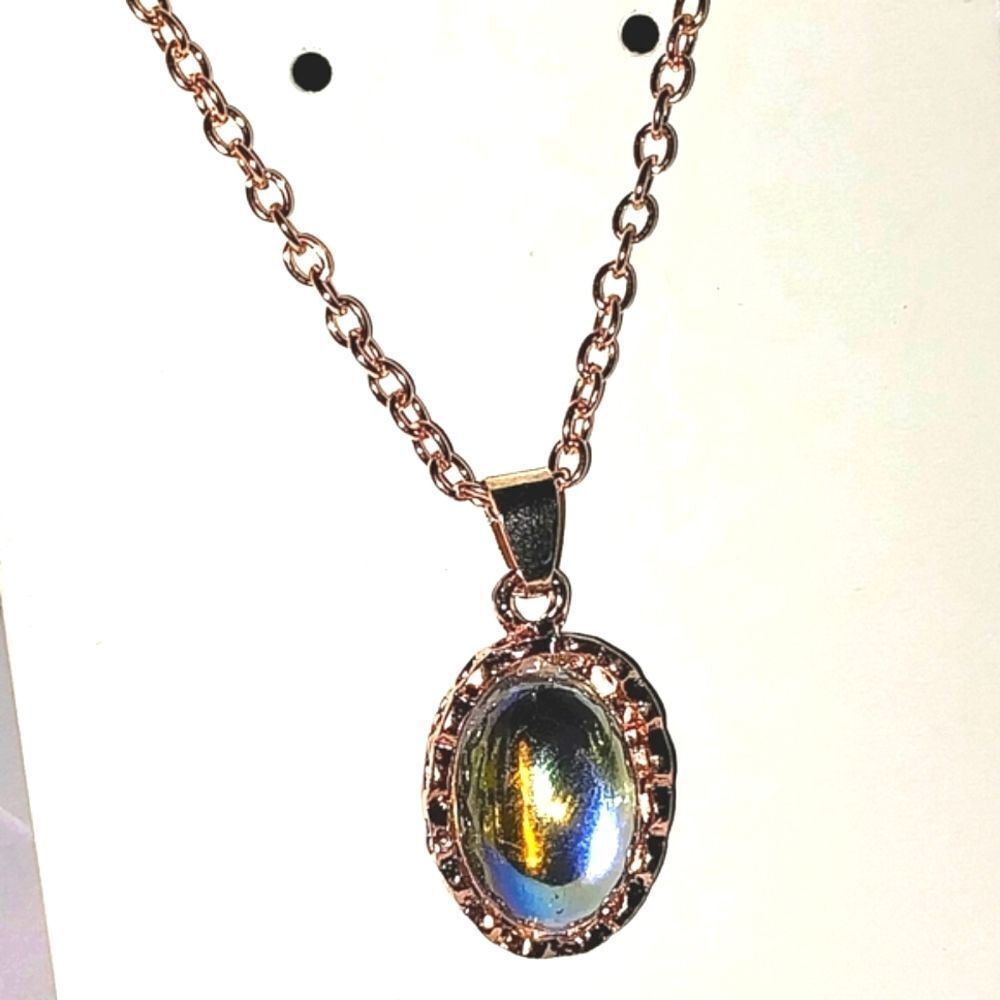 Elegant vintage pendant moonstone necklace